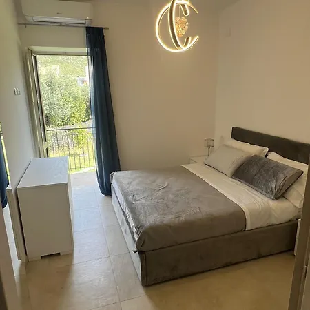 Sperlonga Apartment *