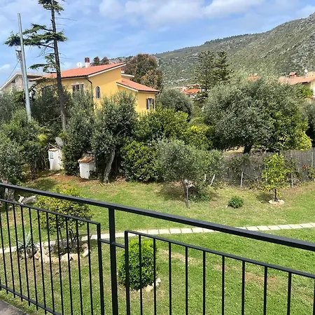 Sperlonga Apartment *